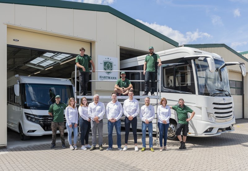 Das gesamte Team mit allen Mitarbeitern der Firma